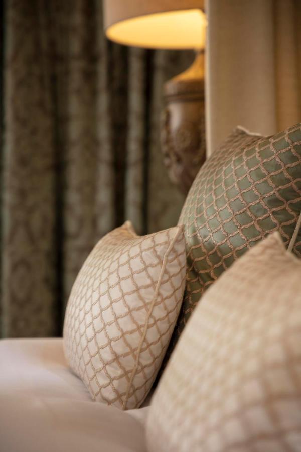Manor House Hotel 3*