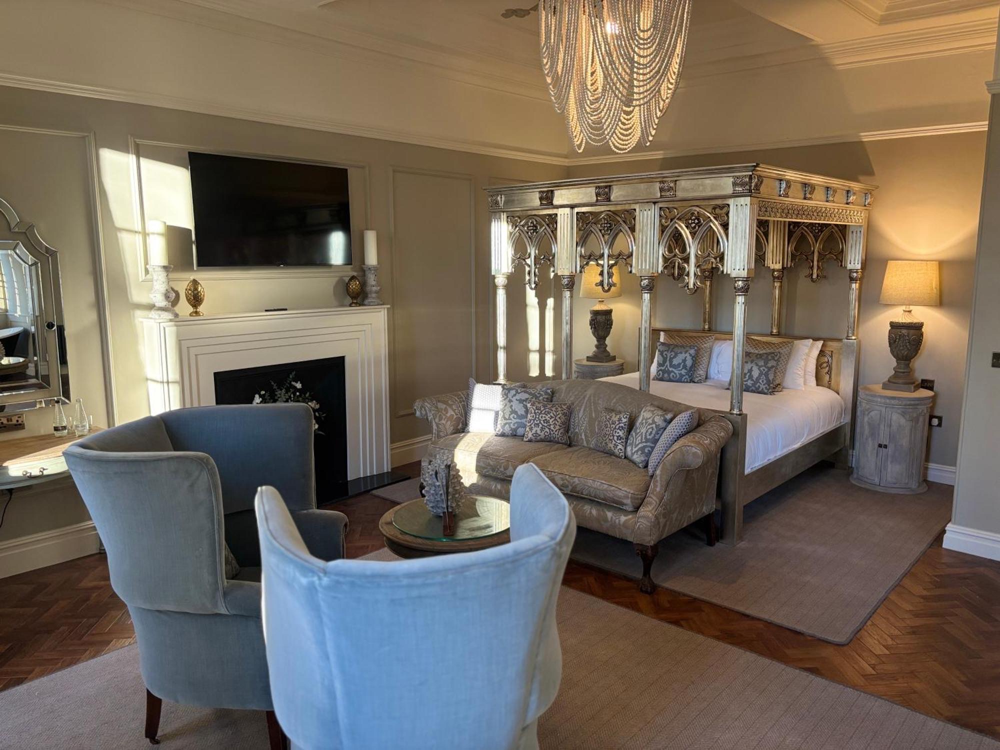 Manor House 3*