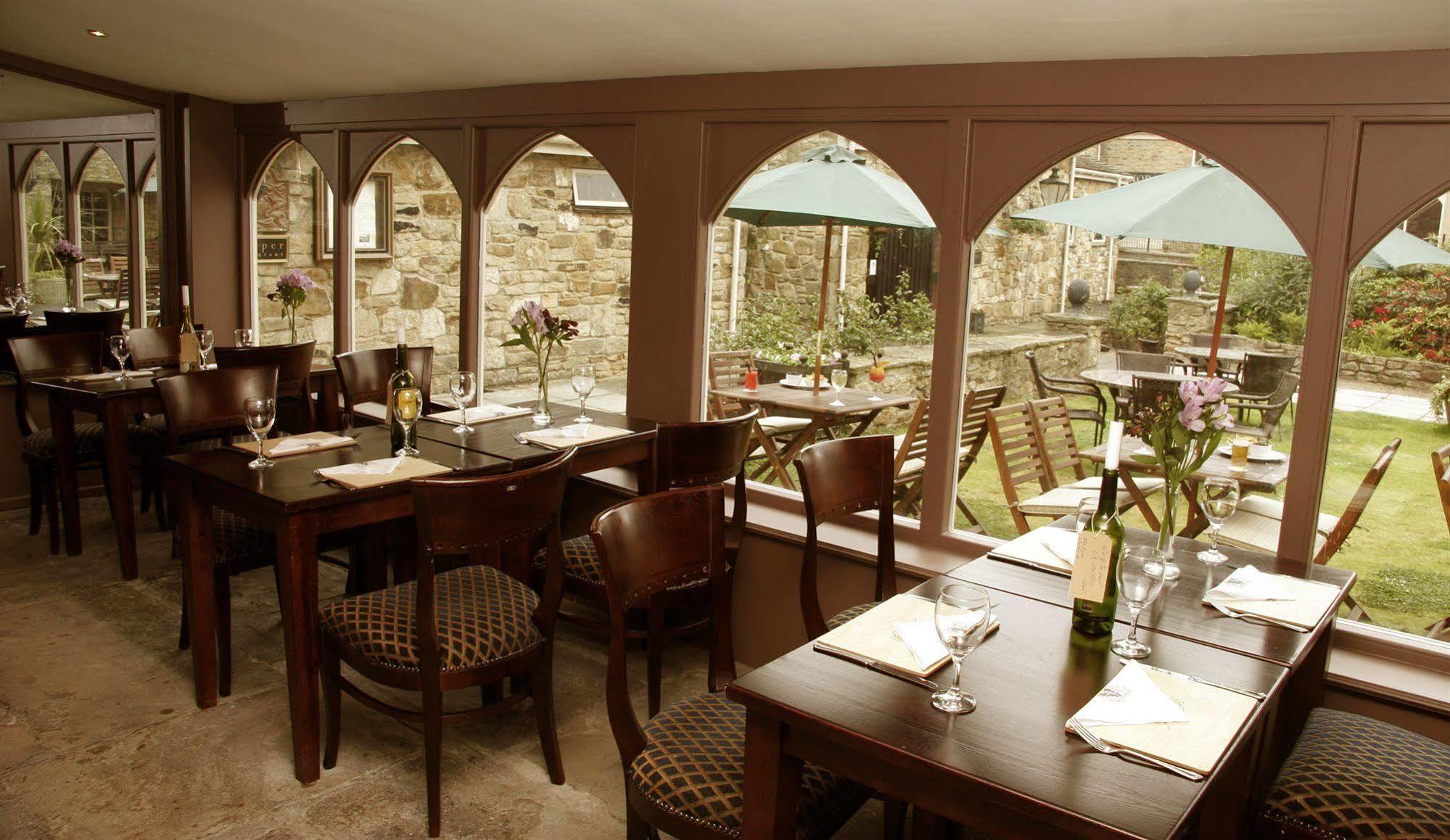 Manor House Hotel 3*